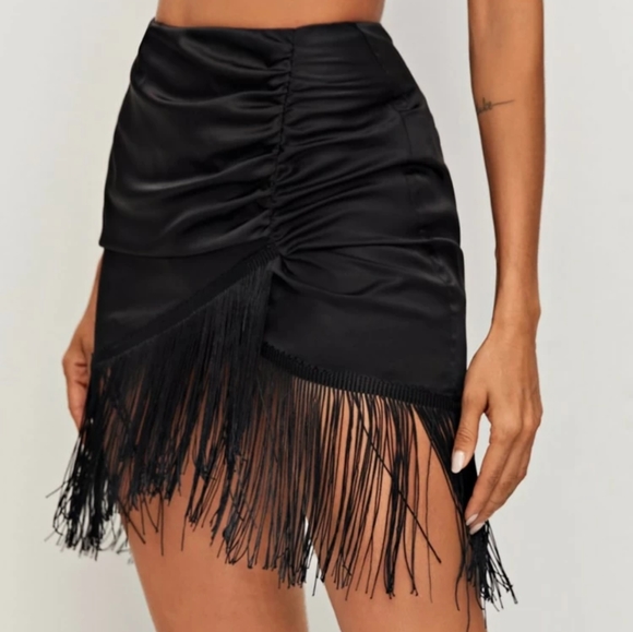 RUCHED FRONT FRINGE HEM SATIN SKIRT - Picture 2 of 6